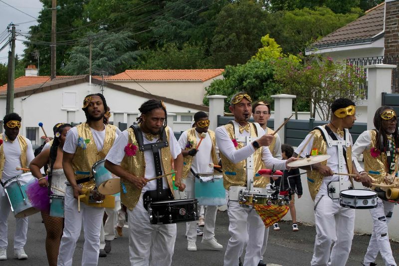 Photo 4 de Sa Ké Cho ( SKC) groupe de carnaval antillais, association pour la promotion de la culture antillaise avec danseuses & percussions ainsi que faire découvrir les répertoires musicaux antillais, via les ateliers, cours, manifestations, stages, concerts privés ou publiques au niveau régional & national